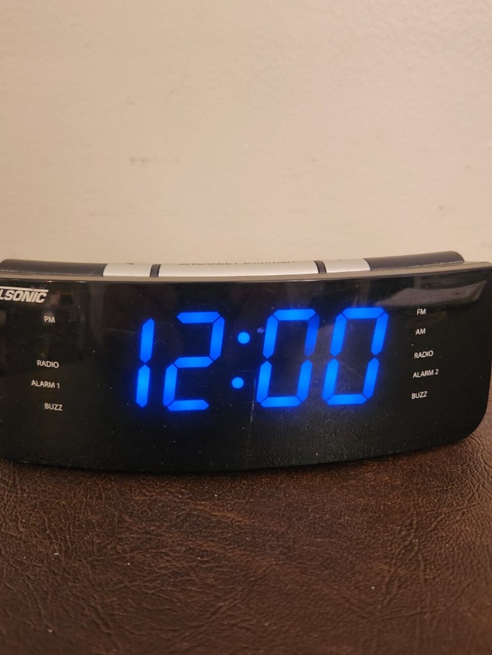 Nelsonic AM/FM LED Clock Radio NLC608 Alarm - Preowned
